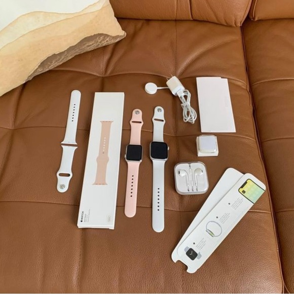 Apple Watches Pair Full Set for sell, Perfect couple or anniversary,... - Picture 6 of 6